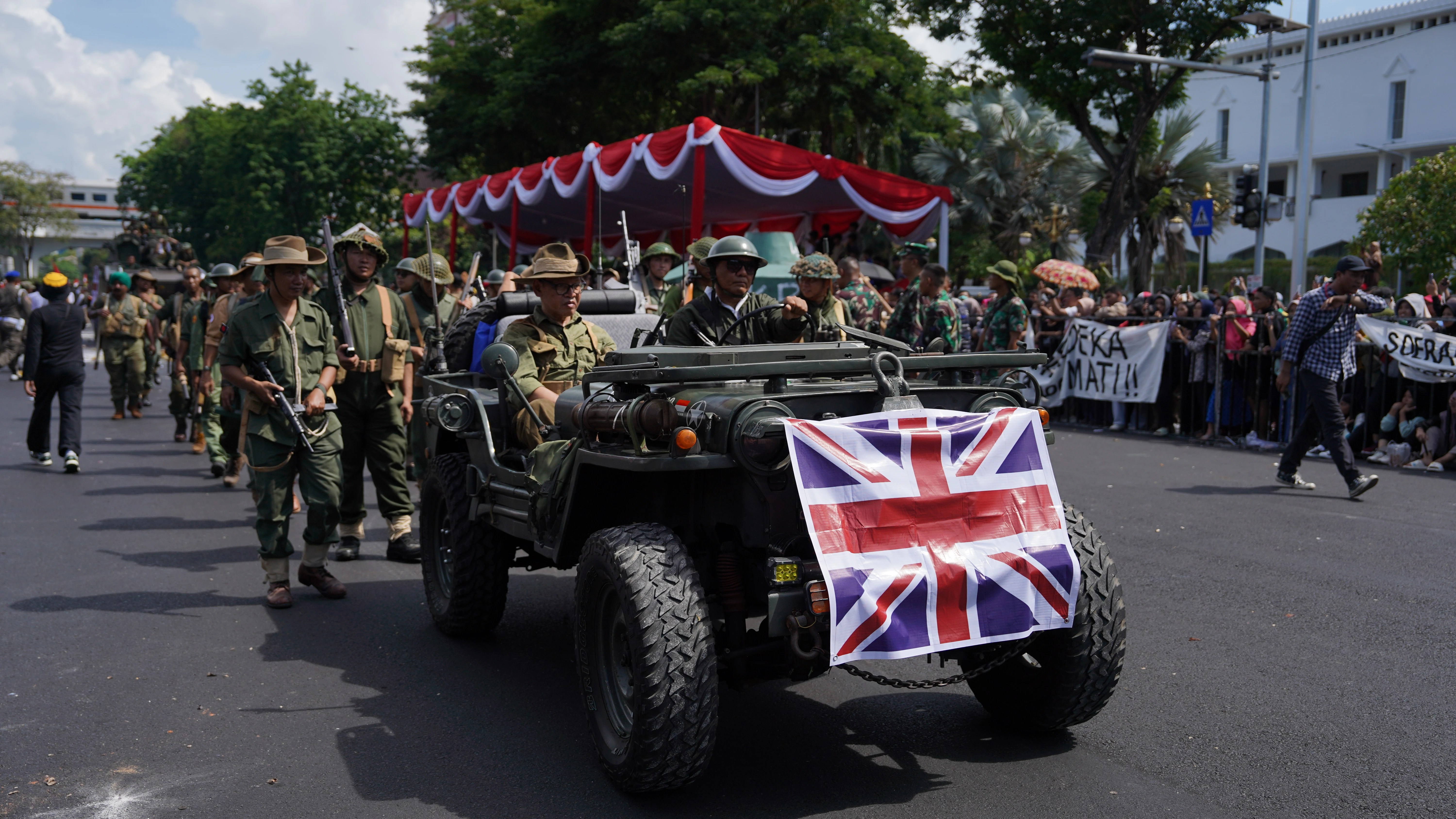 Parade Surabaya Juang - Karisma Event Nusantara