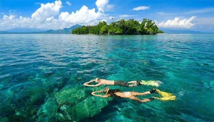 Wisata Pantai Wakatobi