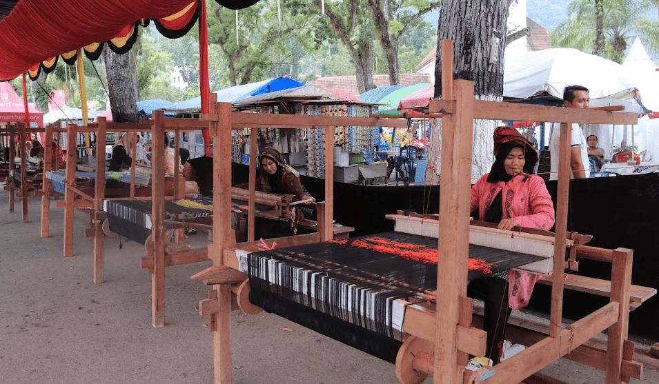 Sawahlunto International Songket Silungkang Carnival image 3