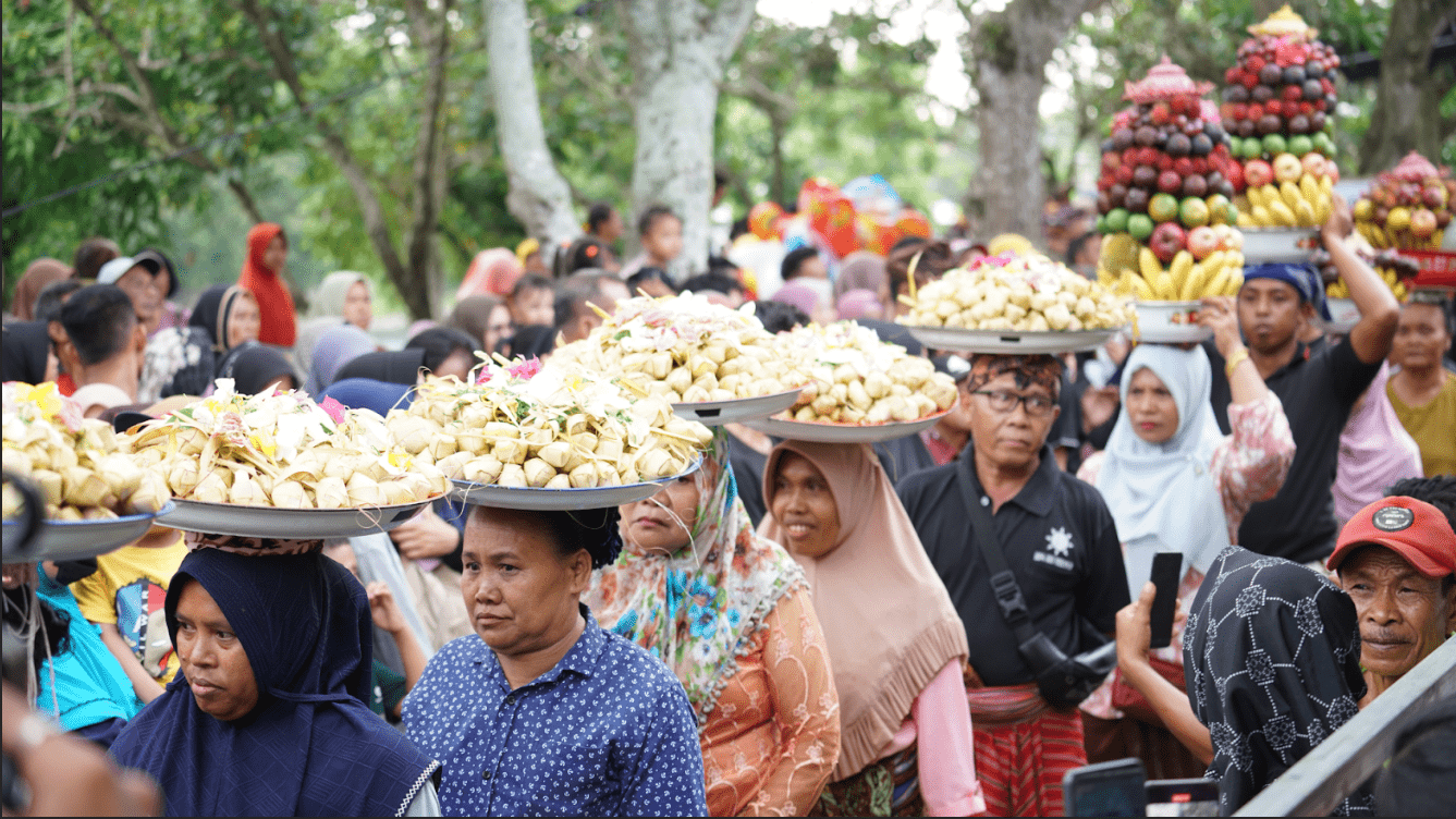 Festival Perang Topat image 4