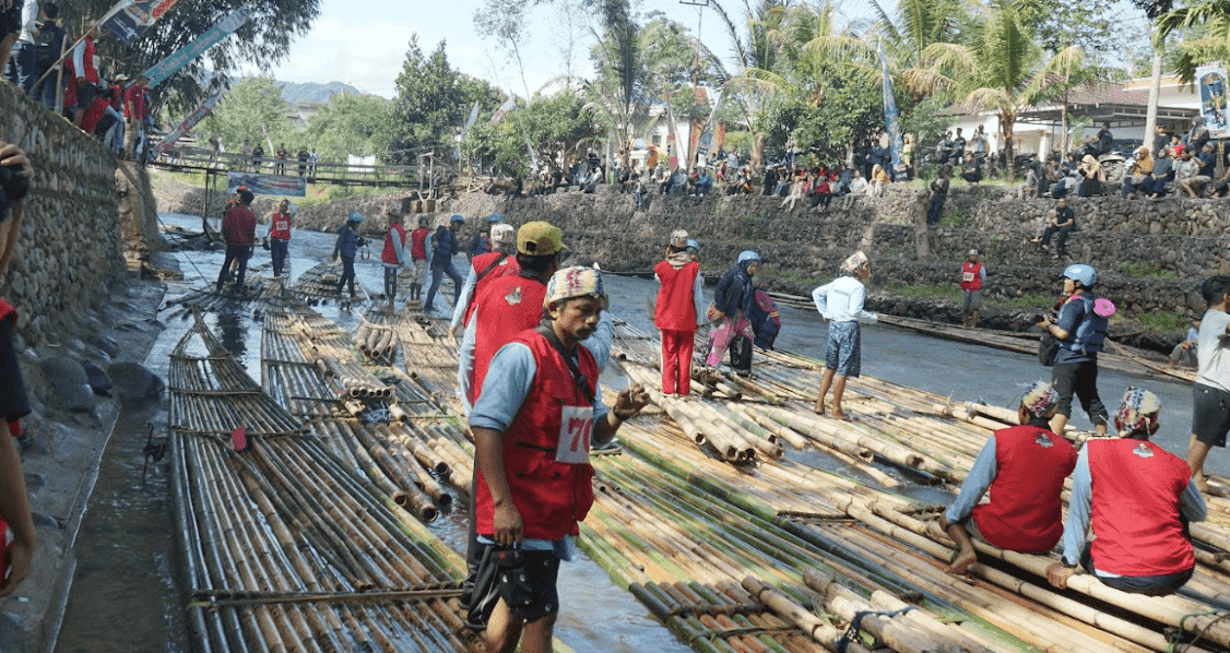 Festival Bamboo Rafting Loksado image 3