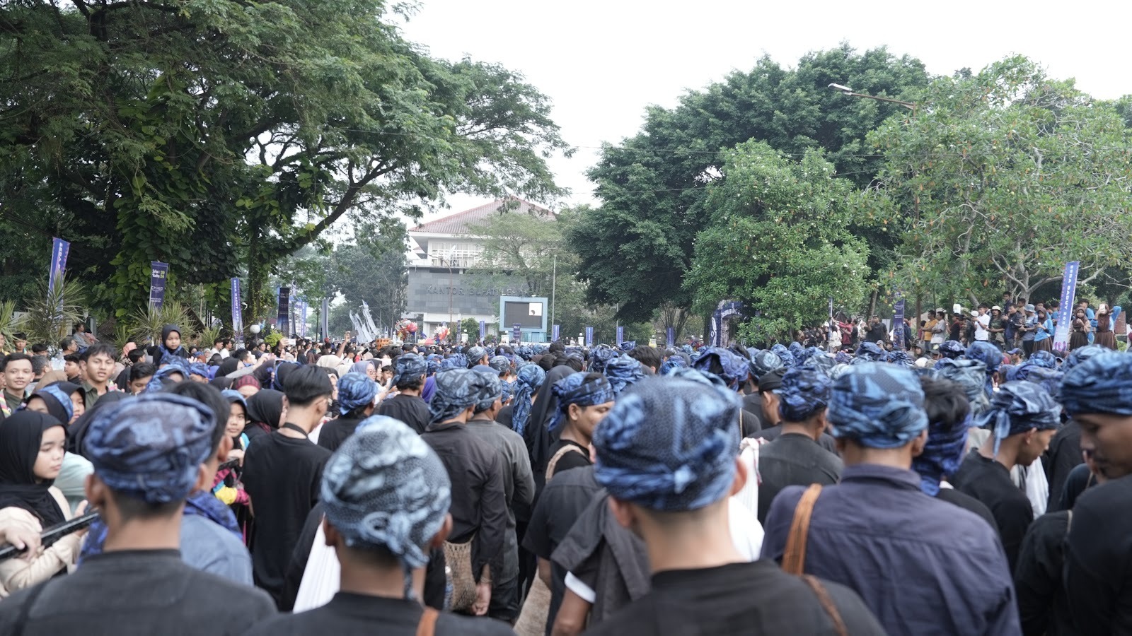 Dihadiri oleh 1.500 Masyarakat Baduy, Simak 5 Fakta Menarik dan Unik tentang Seba Baduy 2024 yang Mengagumkan dan Sarat Budaya!