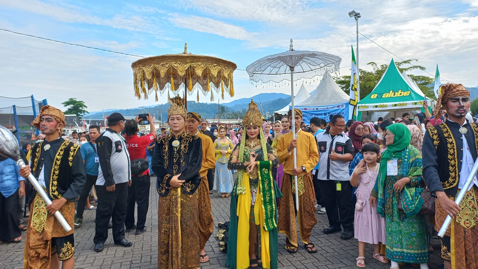 Rayakan Kemeriahan Hari Nelayan Palabuhanratu ke-64 dengan Tradisi Larung Saji dan 6 Festival Budaya yang Penuh Keseruan!