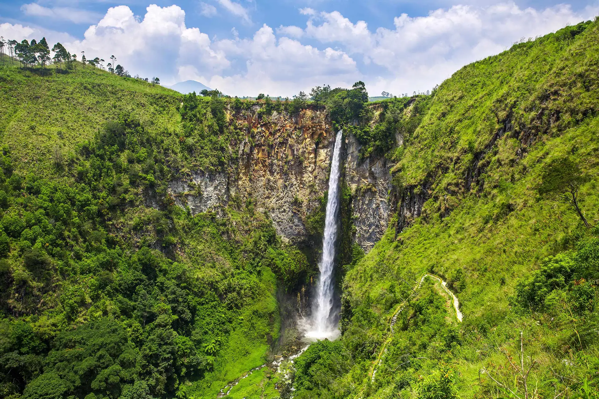 Liburan Seru di Kabupaten Karo, Kunjungi 4 Wisata Alam yang Mengundang Decak Kagum dengan Keindahannya Ini