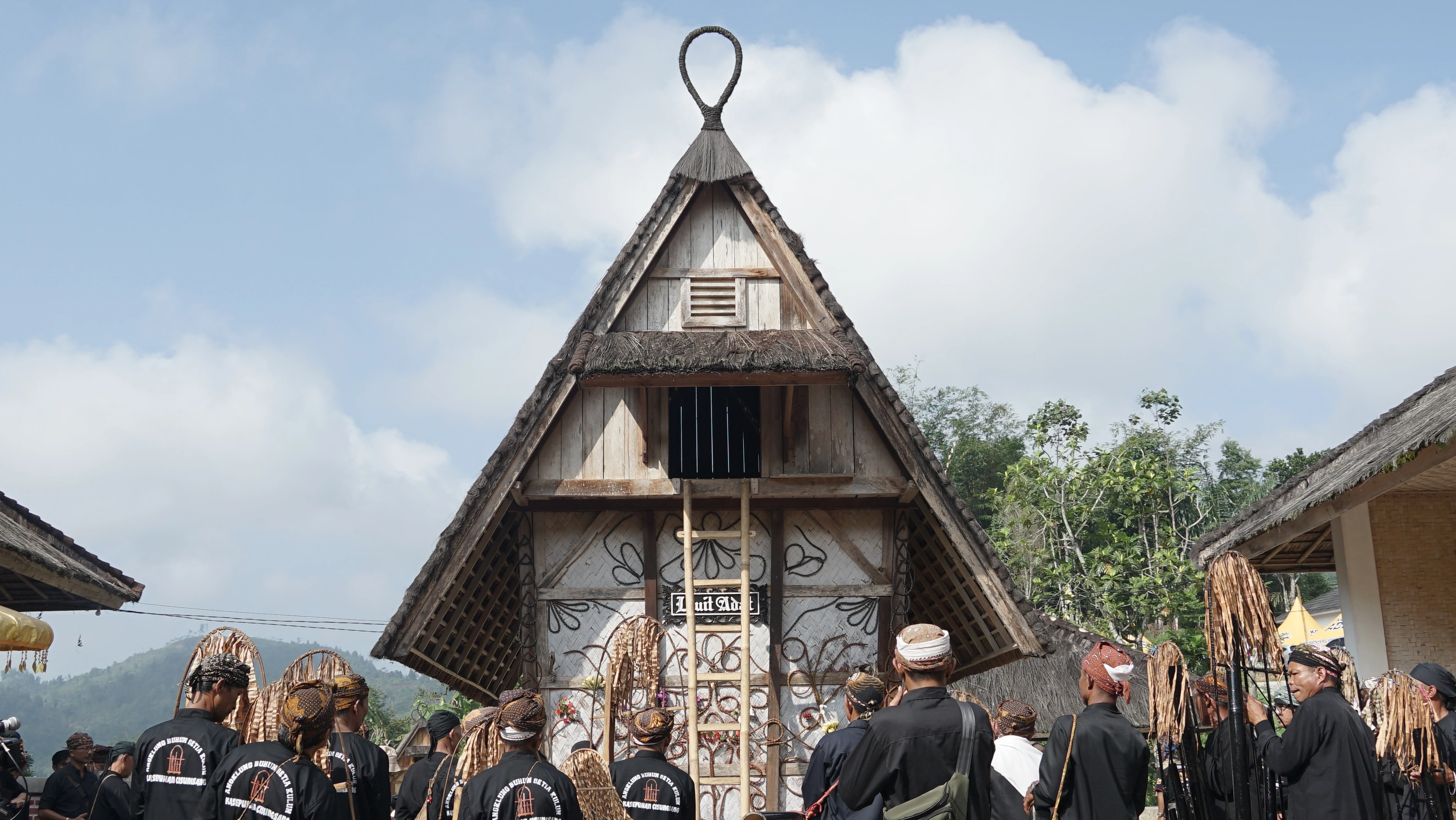 Mengenal Kasepuhan Cisungsang, Komunitas Masyarakat Adat di Lebak yang Ada Sejak Zaman Kerajaan Pajajaran