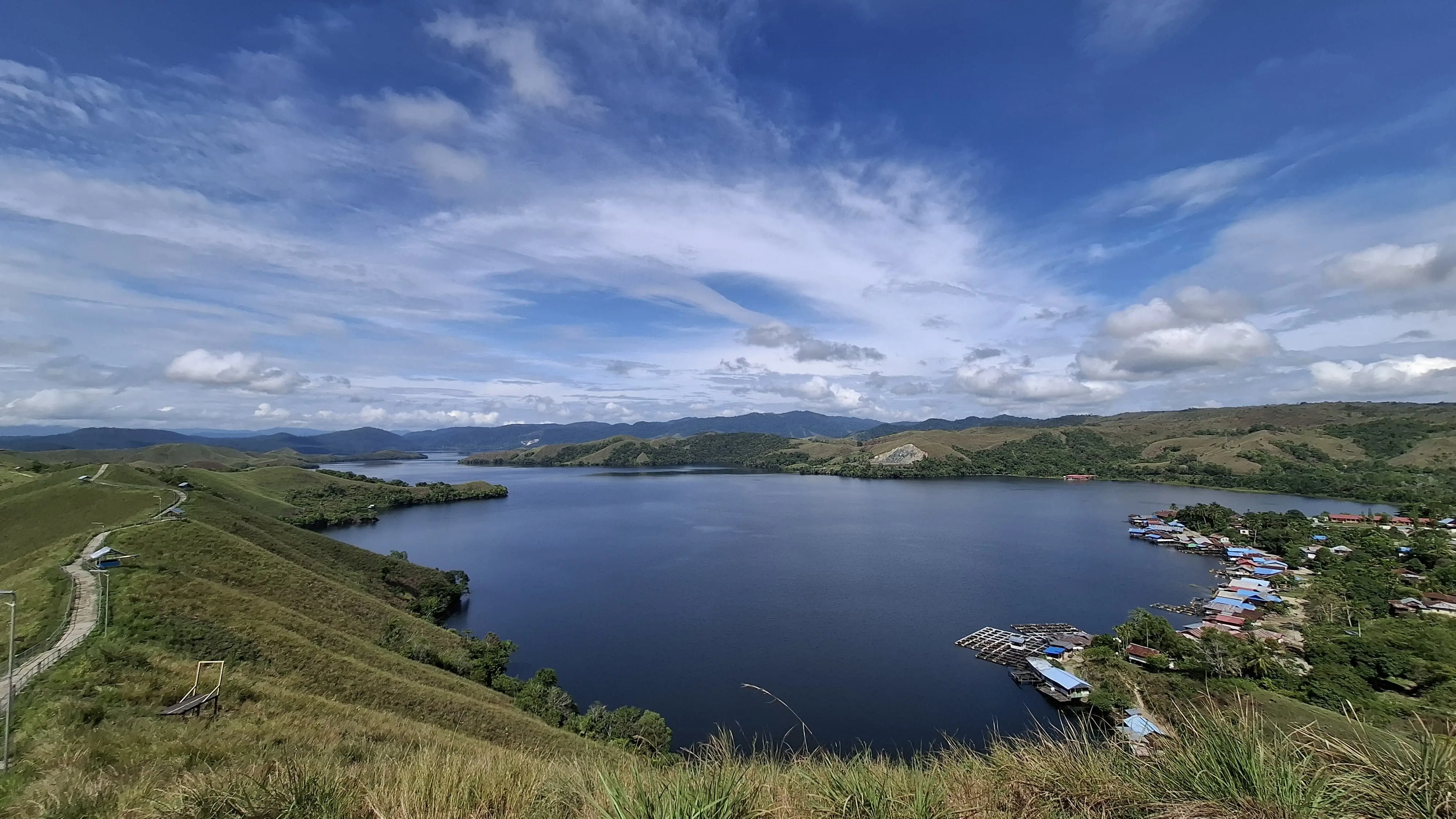 Menyapa Keindahan Alam Bumi Cendrawasih dengan Mengunjungi 5 Tempat Wisata di Jayapura Ini