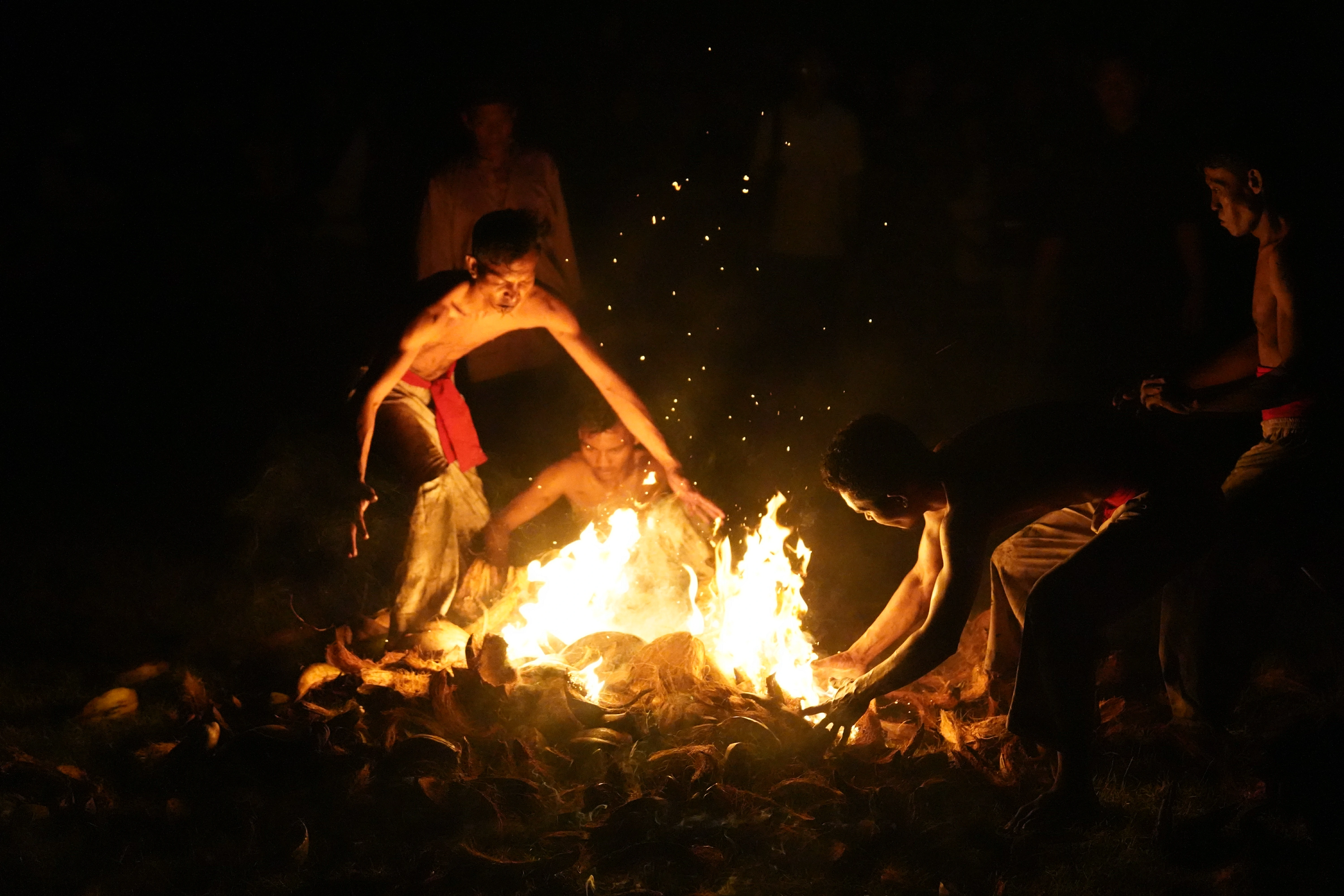 Menyaksikan Pertunjukan Tari Zapin Api Khas Bengkalis di Festival Rupat