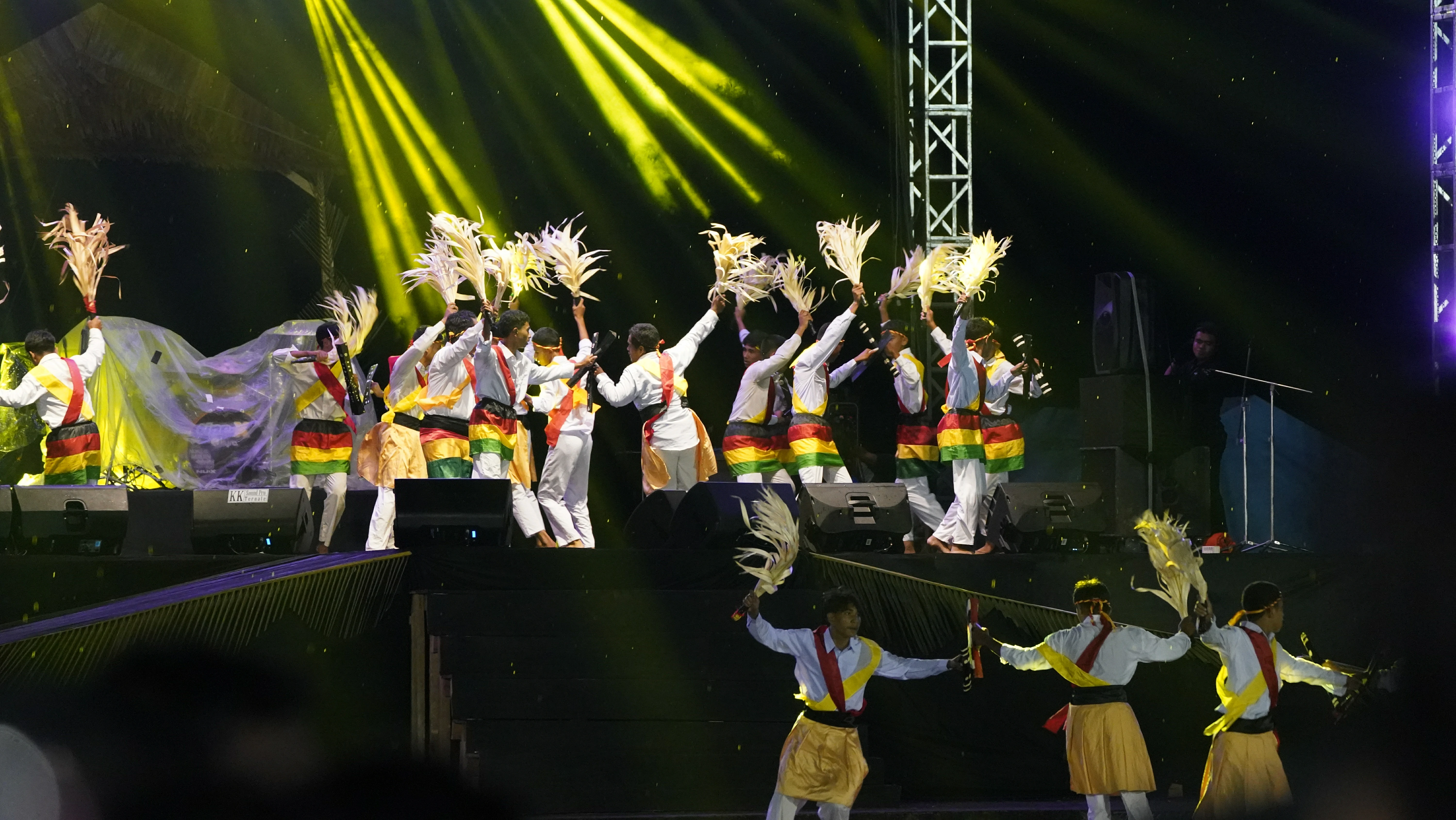 Perayaan Budaya dan Eksplorasi Keindahan Alam Halmahera Barat dalam Event Festival Teluk Jailolo